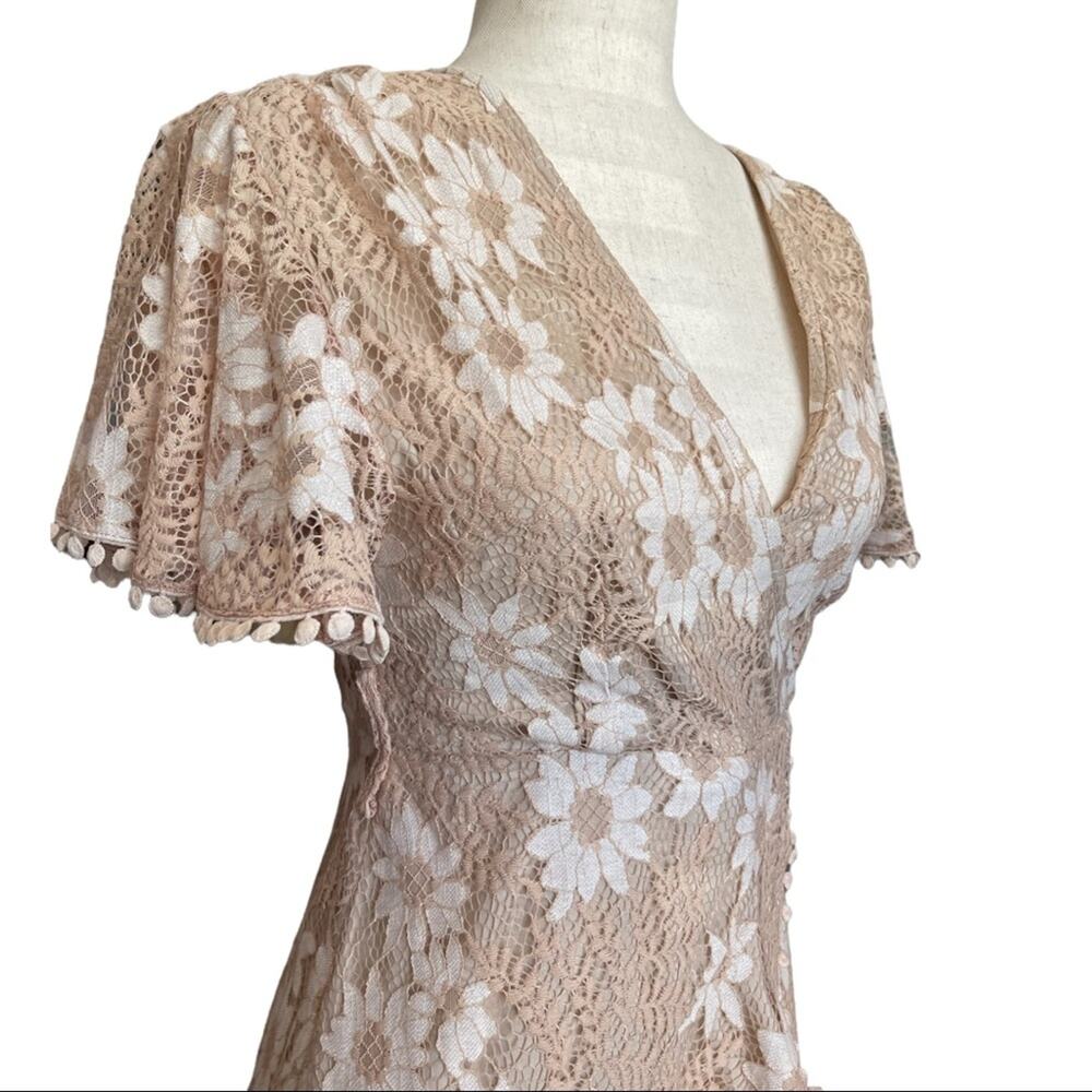 Saints + Secrets Beige & White Lace Dress XS - Picture 11 of 15